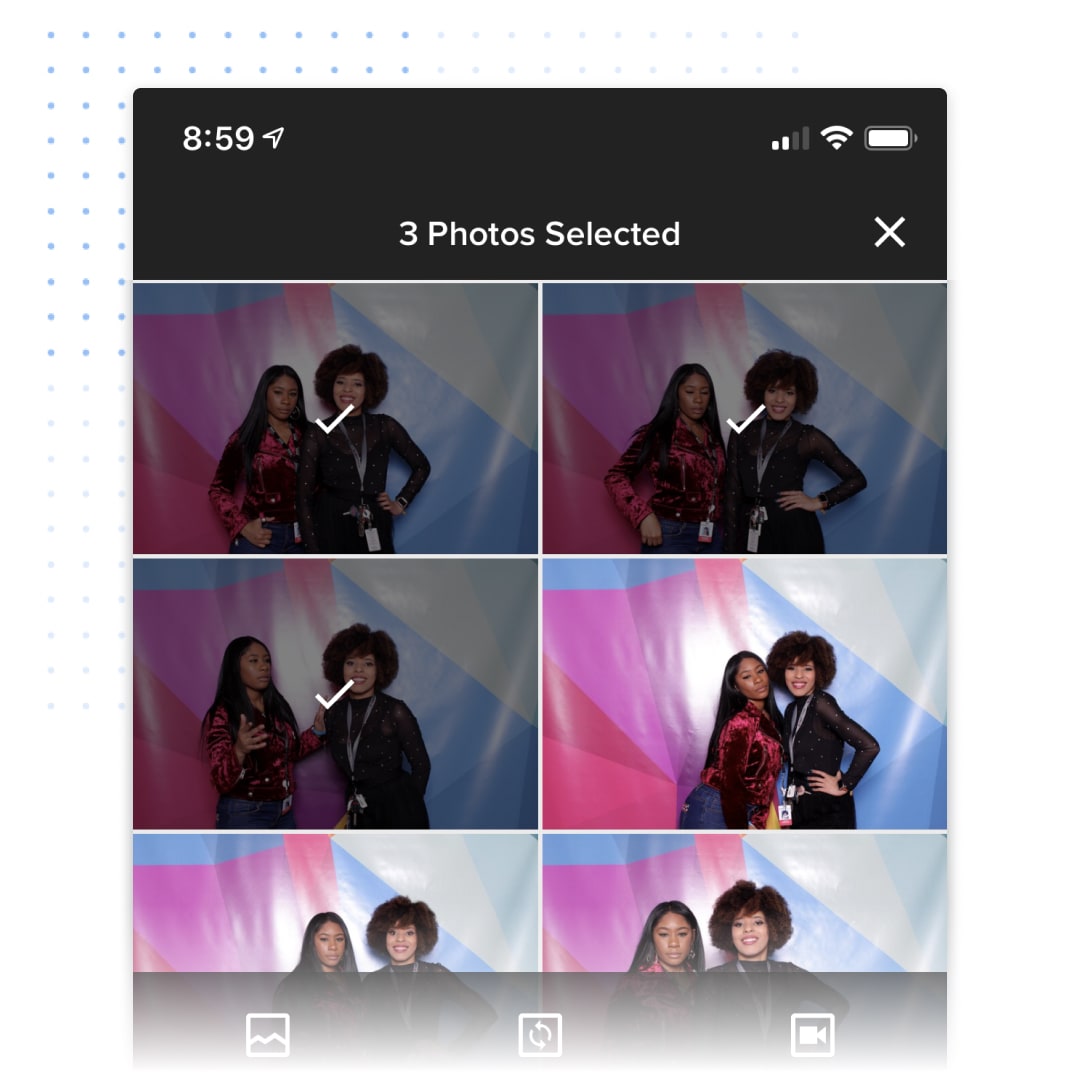 Selecting three photos in the Flassh app