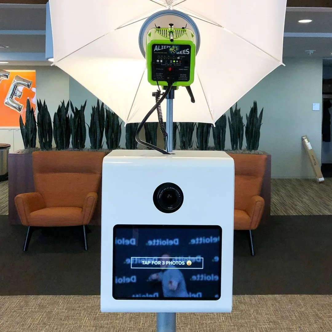A Mammoth photo booth running Flassh